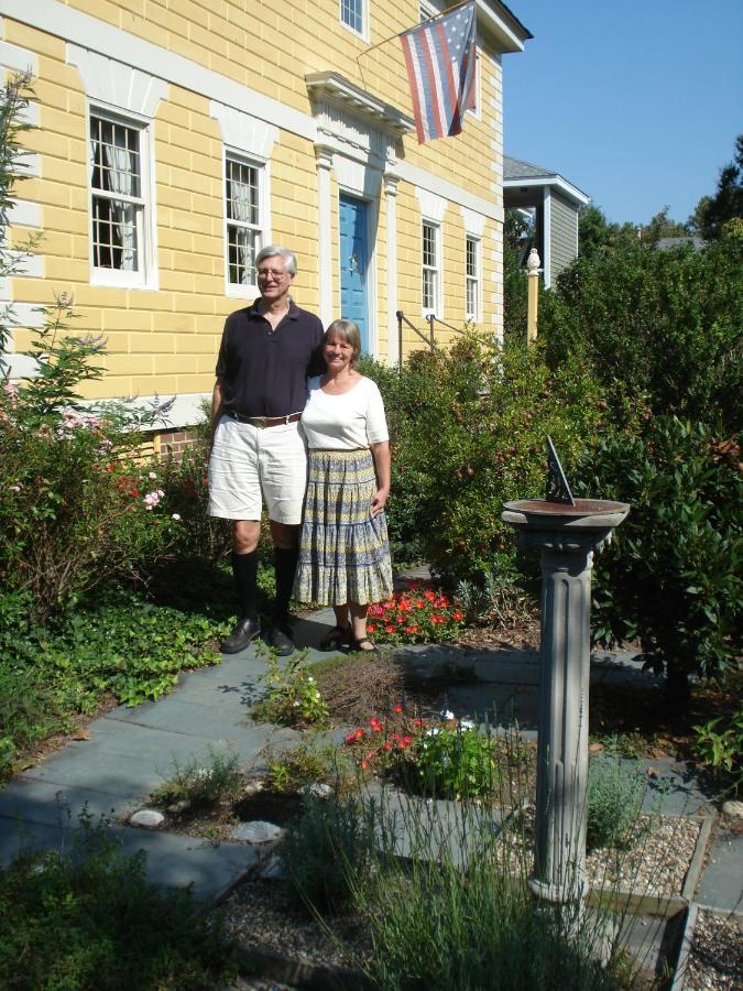 Newport House Bed & Breakfast Bed & Breakfast Williamsburg Exterior photo